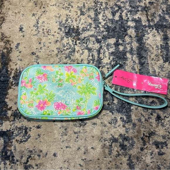 NWT Lilly Pulitzer X Disney Parks World Mickey & Minnie Castle Gillie Wristlet - Picture 2 of 8